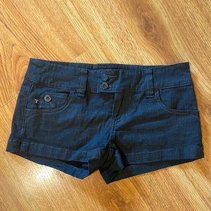 ☀️Black and gray houndstooth shorts☀️